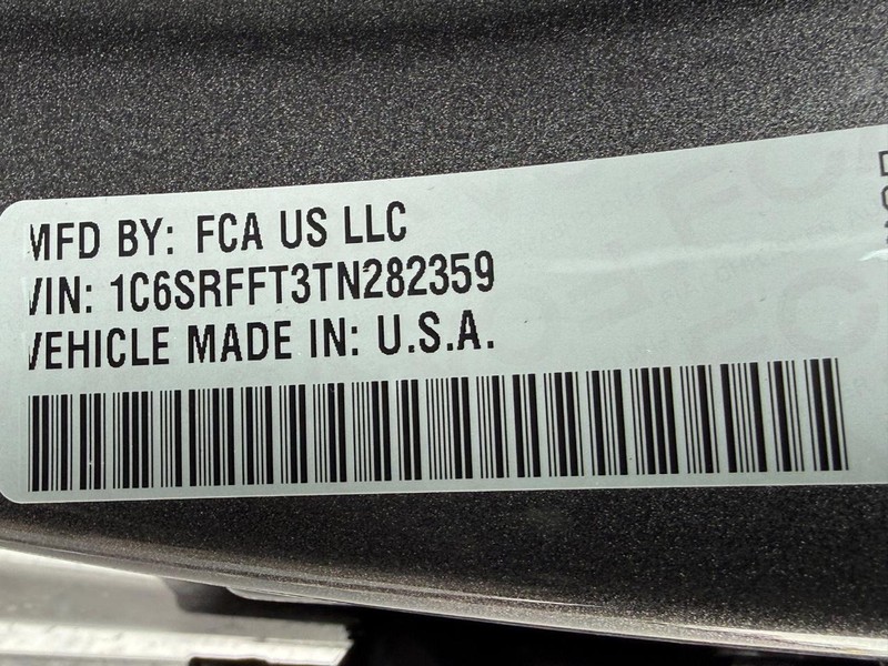 Ram 1500 Vehicle Full-screen Gallery Image 17