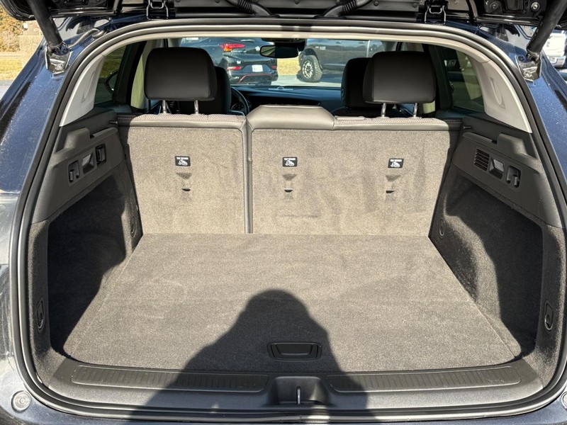 Buick Envision Vehicle Full-screen Gallery Image 04