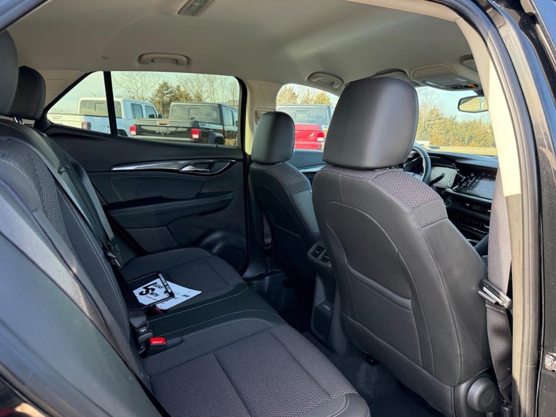 Buick Envision Vehicle Full-screen Gallery Image 10