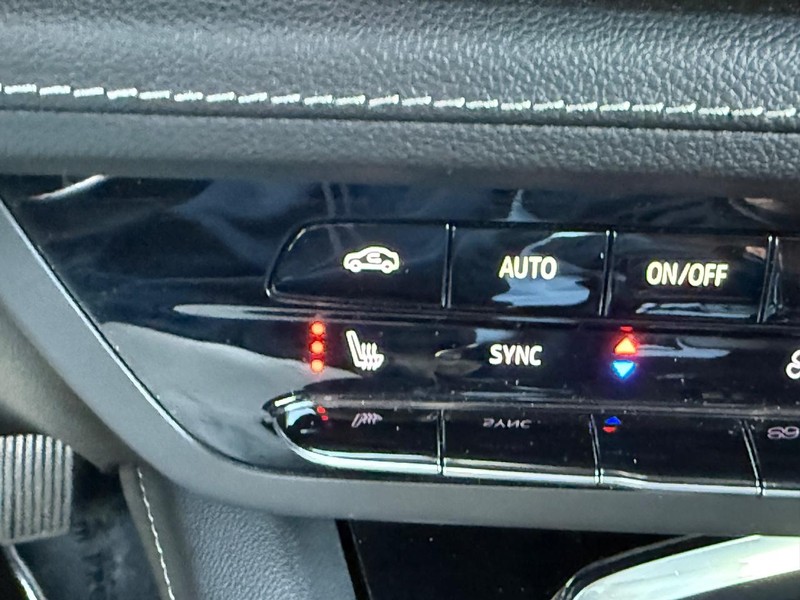 Buick Envision Vehicle Full-screen Gallery Image 21