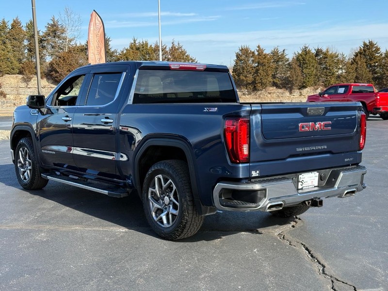GMC Sierra 1500 Vehicle Full-screen Gallery Image 08