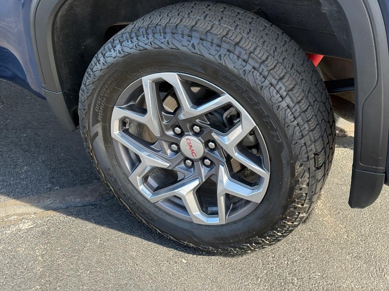 GMC Sierra 1500 Vehicle Full-screen Gallery Image 09