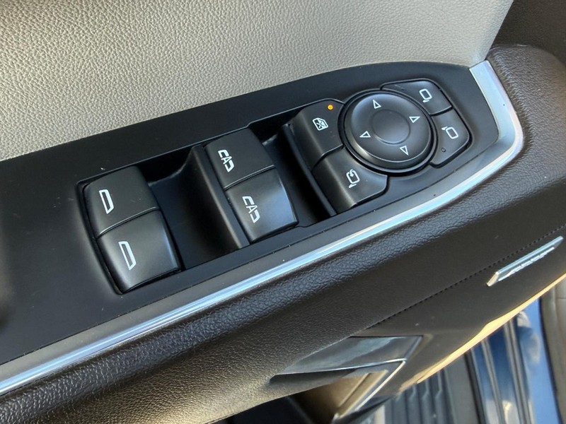 GMC Sierra 1500 Vehicle Full-screen Gallery Image 16