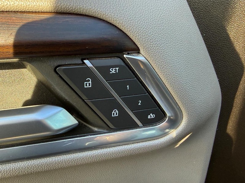 GMC Sierra 1500 Vehicle Full-screen Gallery Image 17