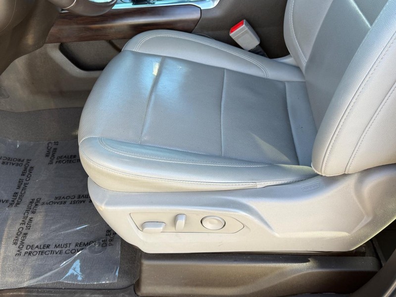 GMC Sierra 1500 Vehicle Full-screen Gallery Image 18