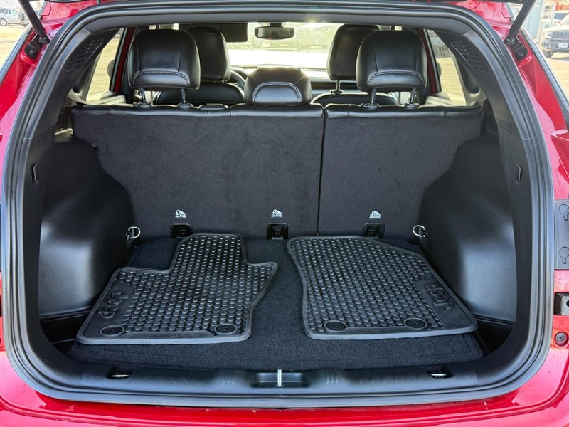 Jeep Compass Vehicle Full-screen Gallery Image 04