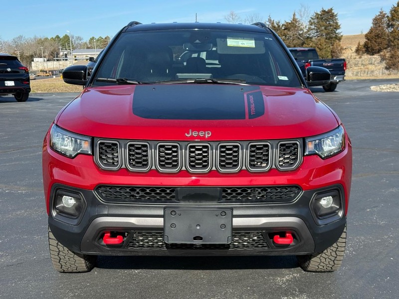 Jeep Compass Vehicle Full-screen Gallery Image 11