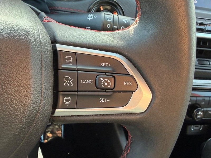 Jeep Compass Vehicle Full-screen Gallery Image 19