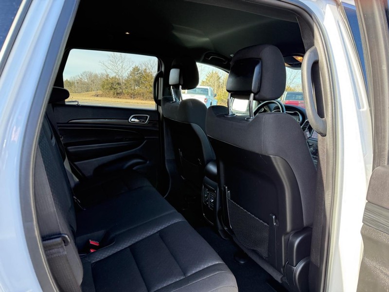 Jeep Grand Cherokee Vehicle Full-screen Gallery Image 10