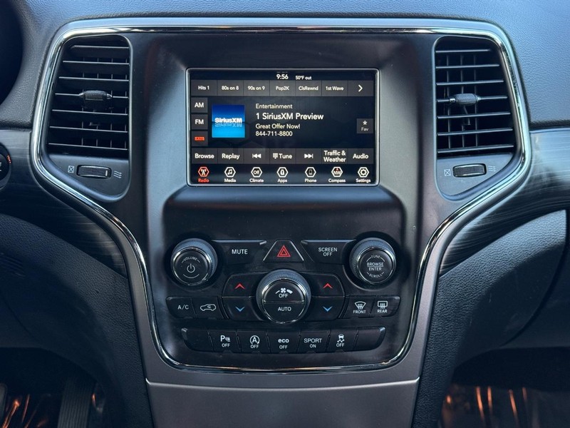 Jeep Grand Cherokee Vehicle Full-screen Gallery Image 13