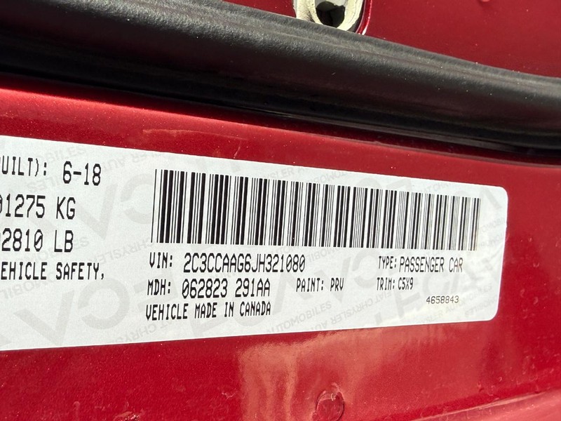 Chrysler 300 Vehicle Full-screen Gallery Image 21