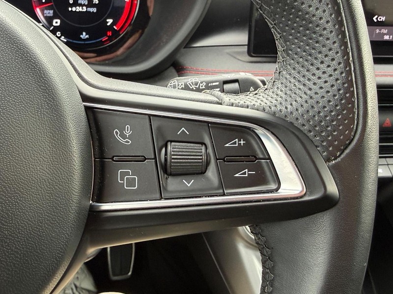 Dodge Hornet Vehicle Full-screen Gallery Image 18