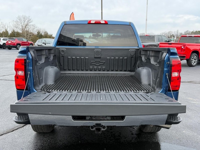 Chevrolet Silverado 1500 Vehicle Full-screen Gallery Image 04