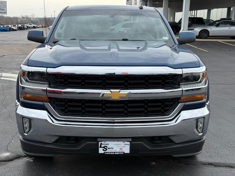Chevrolet Silverado 1500 Vehicle Full-screen Gallery Image 09