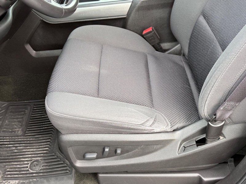 Chevrolet Silverado 1500 Vehicle Full-screen Gallery Image 15