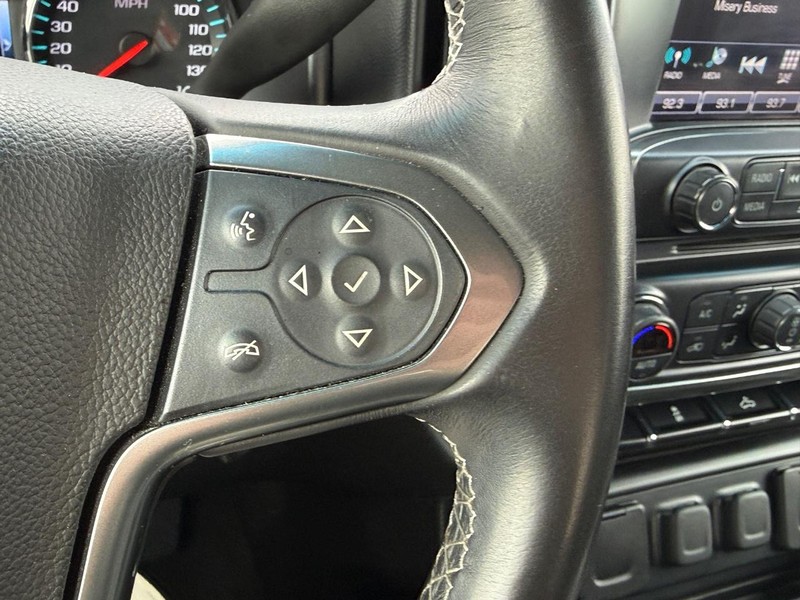 Chevrolet Silverado 1500 Vehicle Full-screen Gallery Image 17