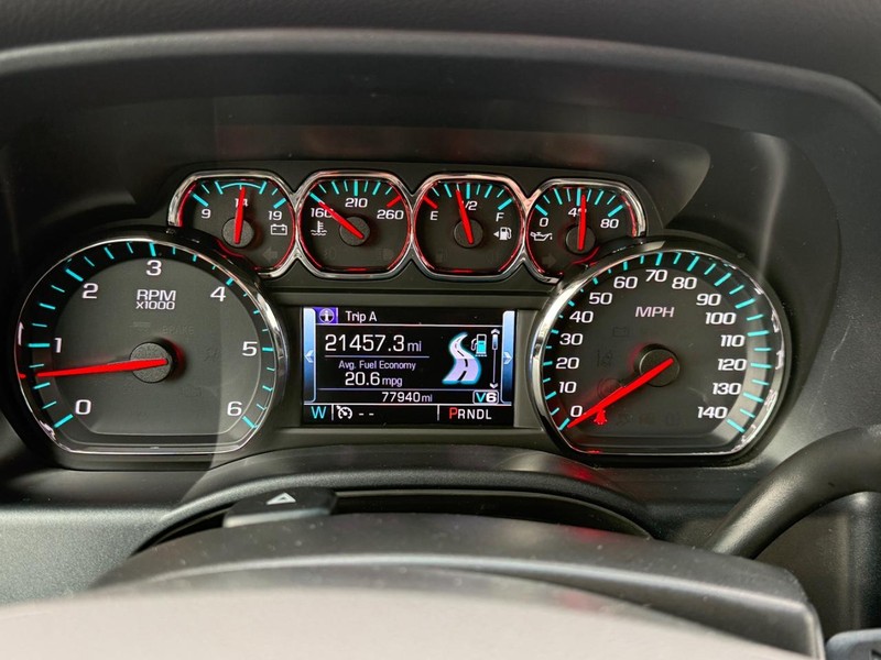 Chevrolet Silverado 1500 Vehicle Full-screen Gallery Image 18