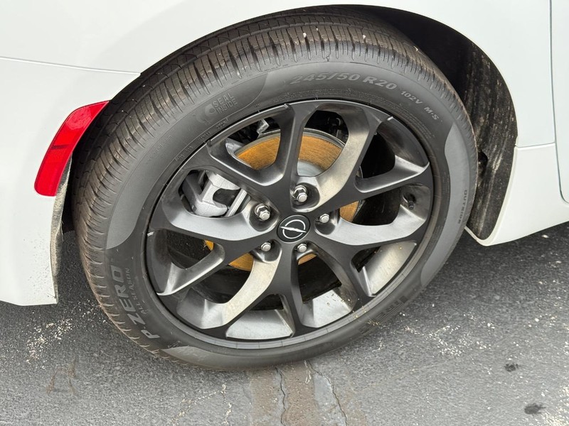 Chrysler Pacifica Vehicle Full-screen Gallery Image 4