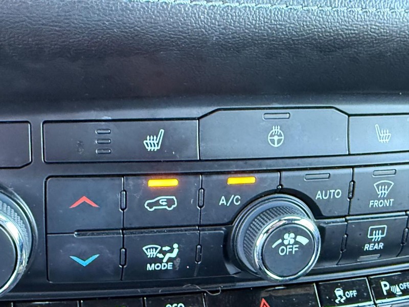 Dodge Durango Vehicle Full-screen Gallery Image 25