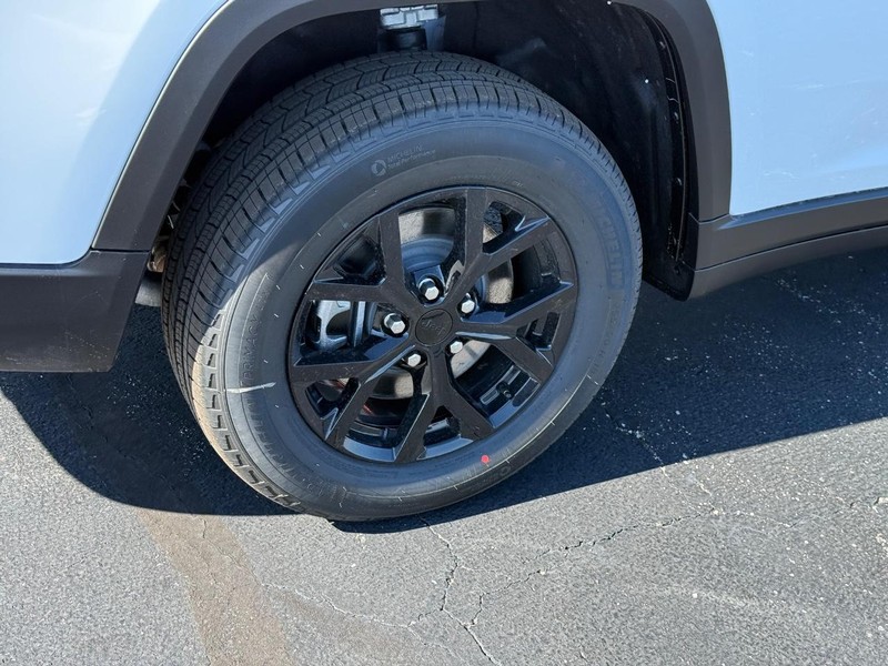 Jeep Grand Cherokee L Vehicle Full-screen Gallery Image 4