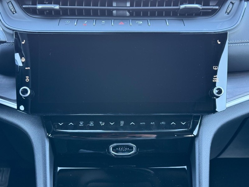 Jeep Grand Cherokee L Vehicle Full-screen Gallery Image 9