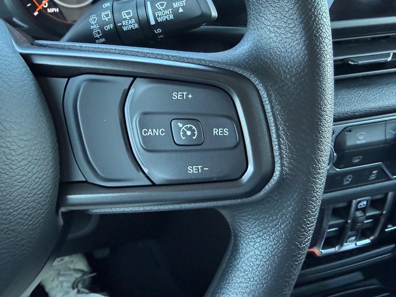 Jeep Wrangler Vehicle Full-screen Gallery Image 11