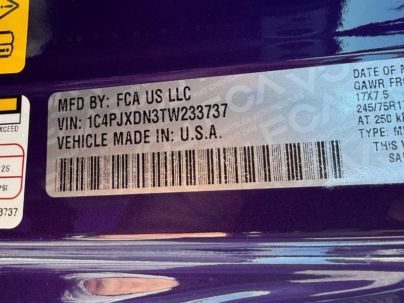 Jeep Wrangler Vehicle Full-screen Gallery Image 13