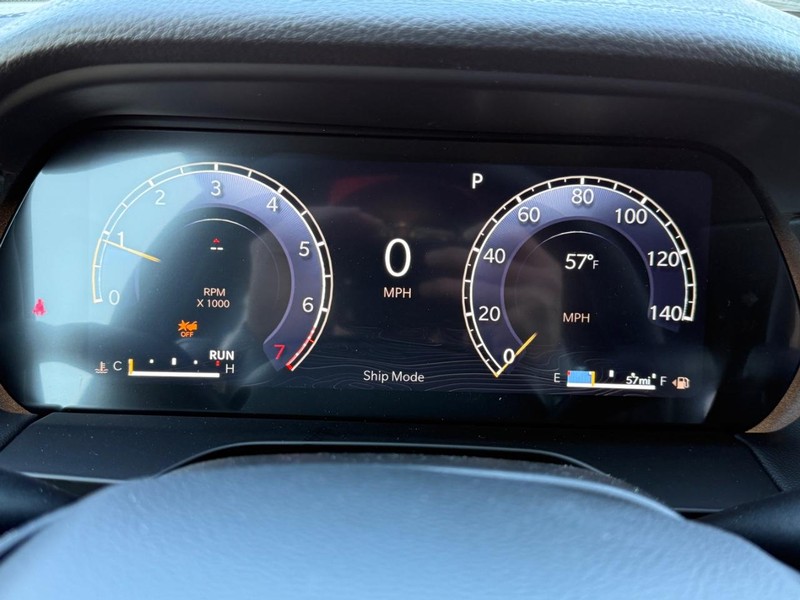 Jeep Grand Cherokee Vehicle Full-screen Gallery Image 13