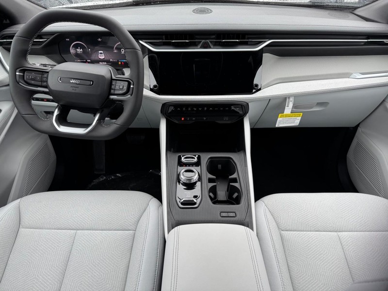 Jeep Cherokee Vehicle Full-screen Gallery Image 7