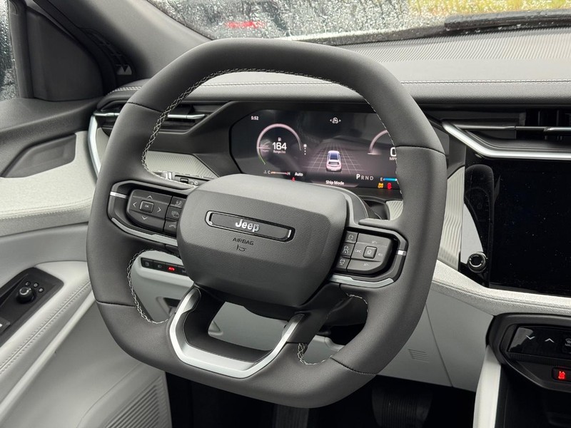 Jeep Cherokee Vehicle Full-screen Gallery Image 8