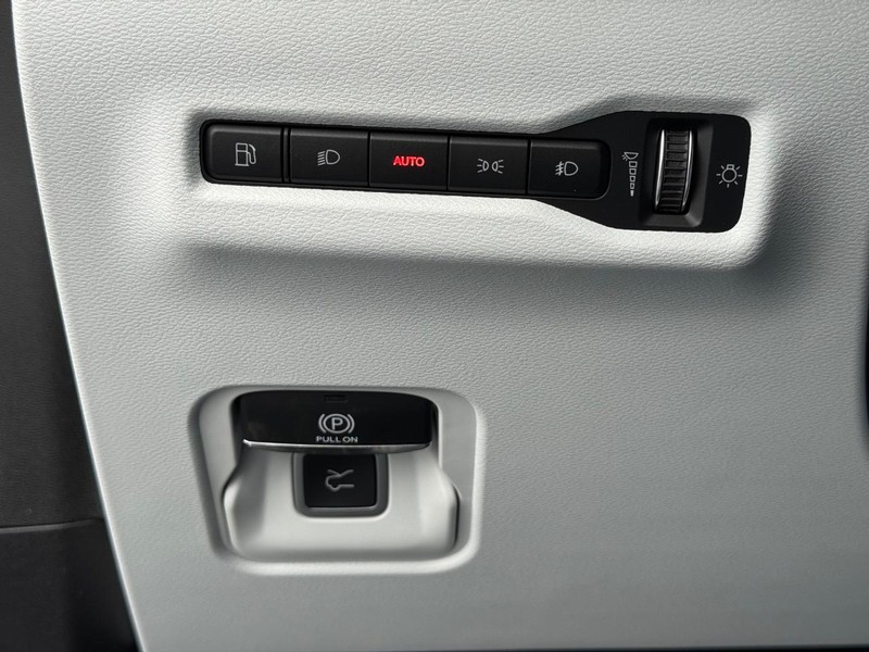 Jeep Cherokee Vehicle Full-screen Gallery Image 12