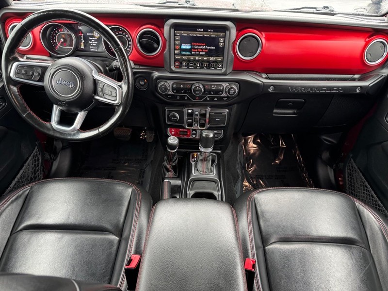 Jeep Wrangler Vehicle Full-screen Gallery Image 12