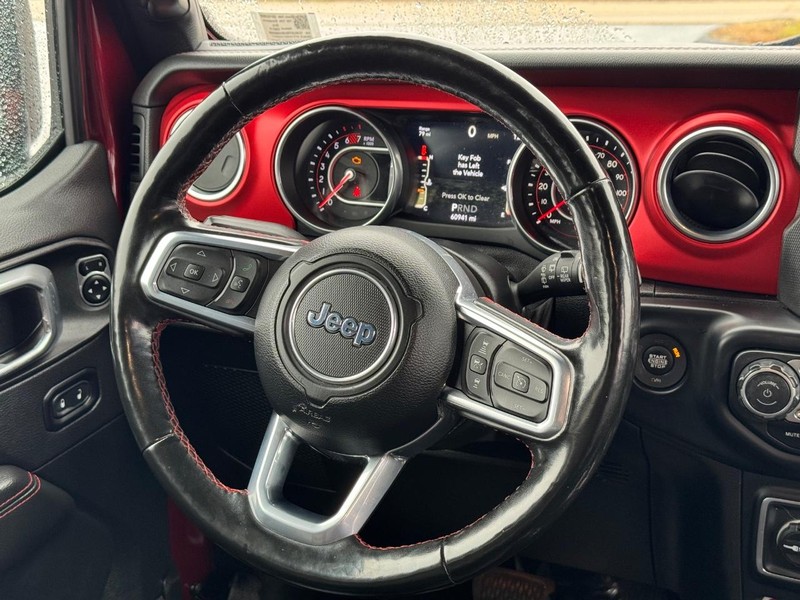 Jeep Wrangler Vehicle Full-screen Gallery Image 13