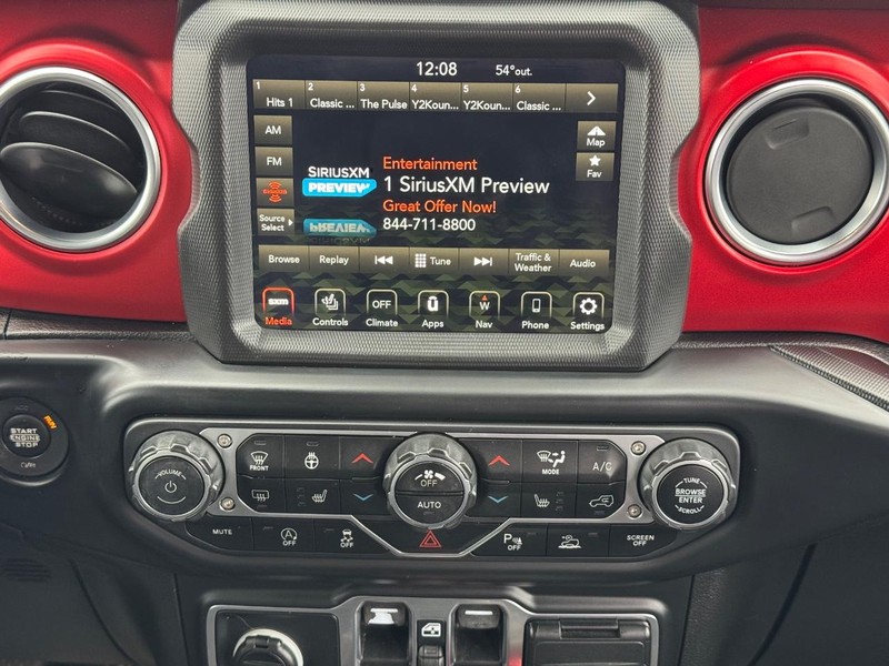 Jeep Wrangler Vehicle Full-screen Gallery Image 14