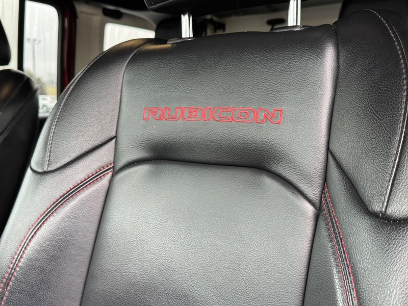 Jeep Wrangler Vehicle Full-screen Gallery Image 17