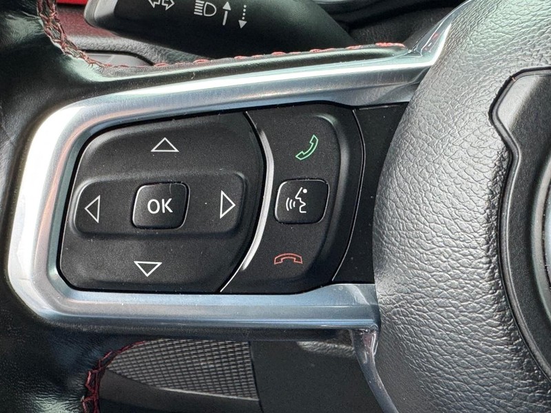 Jeep Wrangler Vehicle Full-screen Gallery Image 19