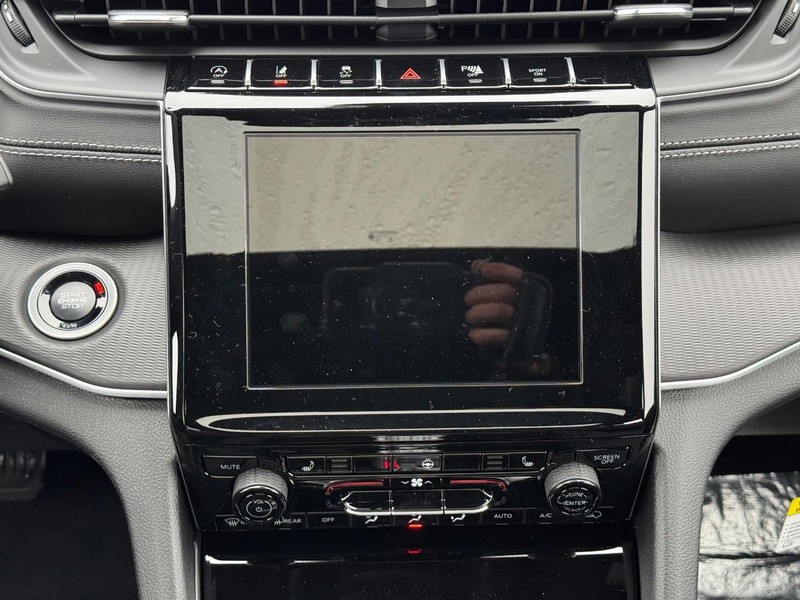 Jeep Grand Cherokee Vehicle Full-screen Gallery Image 9