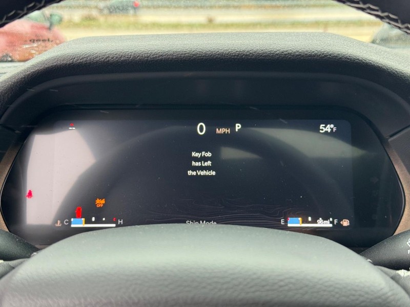 Jeep Grand Cherokee Vehicle Full-screen Gallery Image 15