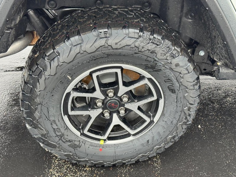 Jeep Wrangler Vehicle Full-screen Gallery Image 4