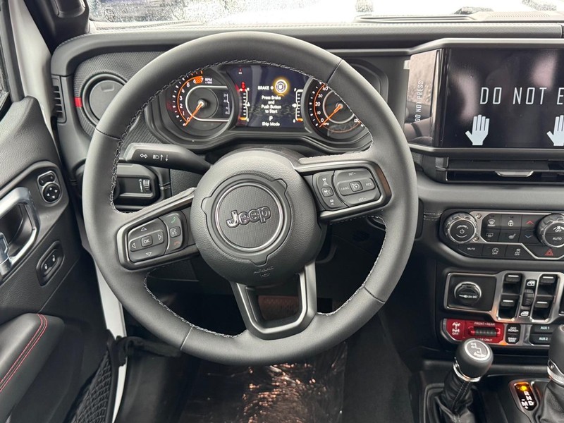 Jeep Wrangler Vehicle Full-screen Gallery Image 8