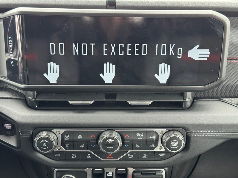 Jeep Wrangler Vehicle Full-screen Gallery Image 9