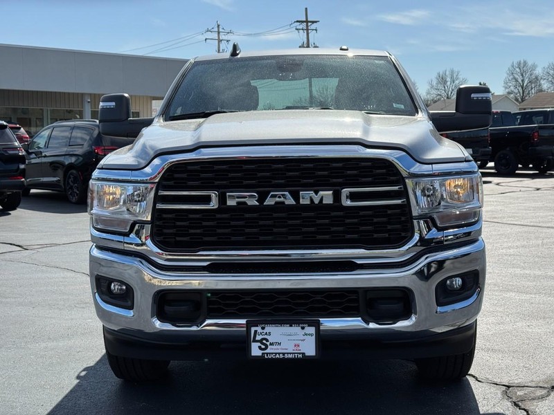 Ram 2500 Vehicle Full-screen Gallery Image 09