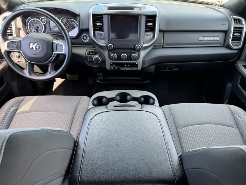 Ram 2500 Vehicle Full-screen Gallery Image 12