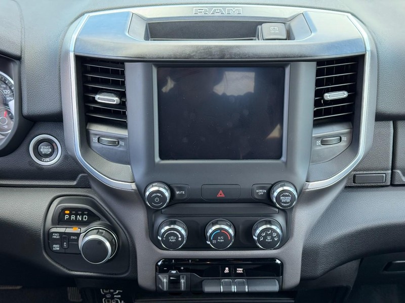 Ram 2500 Vehicle Full-screen Gallery Image 14