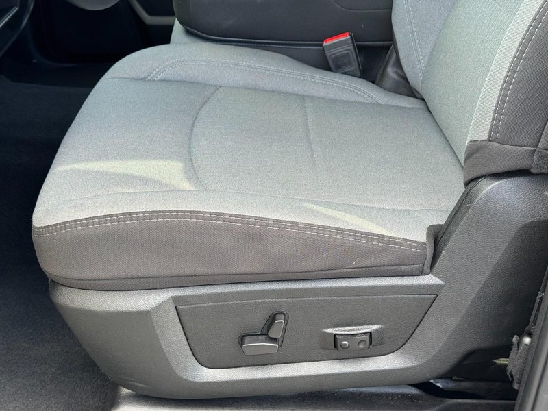 Ram 2500 Vehicle Full-screen Gallery Image 16