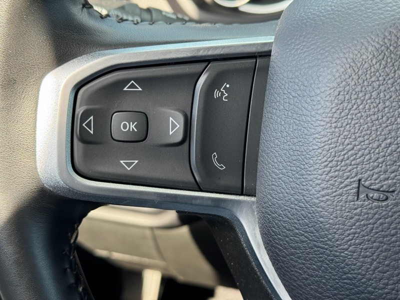 Ram 2500 Vehicle Full-screen Gallery Image 17