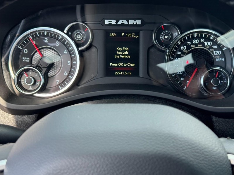 Ram 2500 Vehicle Full-screen Gallery Image 19