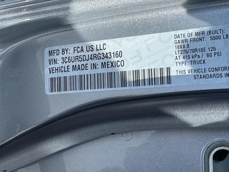 Ram 2500 Vehicle Full-screen Gallery Image 22