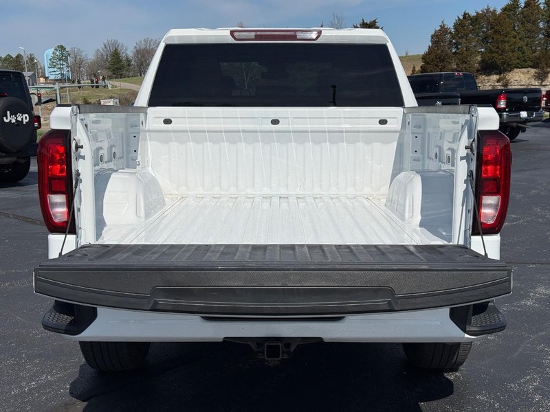 GMC Sierra 1500 Vehicle Full-screen Gallery Image 04