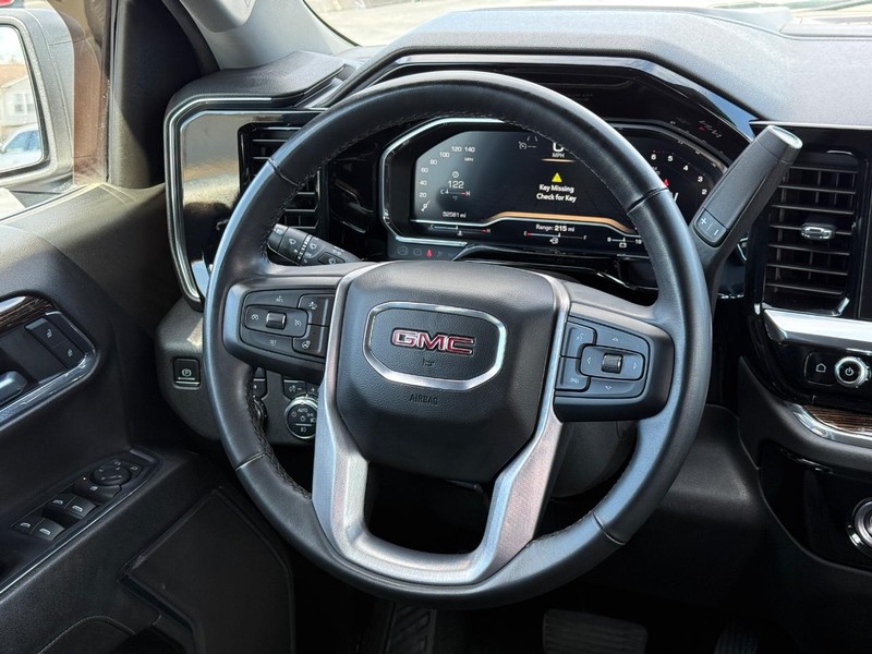 GMC Sierra 1500 Vehicle Full-screen Gallery Image 13